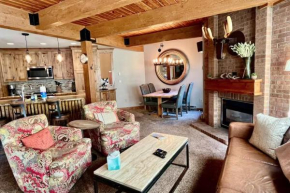 Ground Floor No Steps Mountain Village Wifi Fireplace Hot Tubs